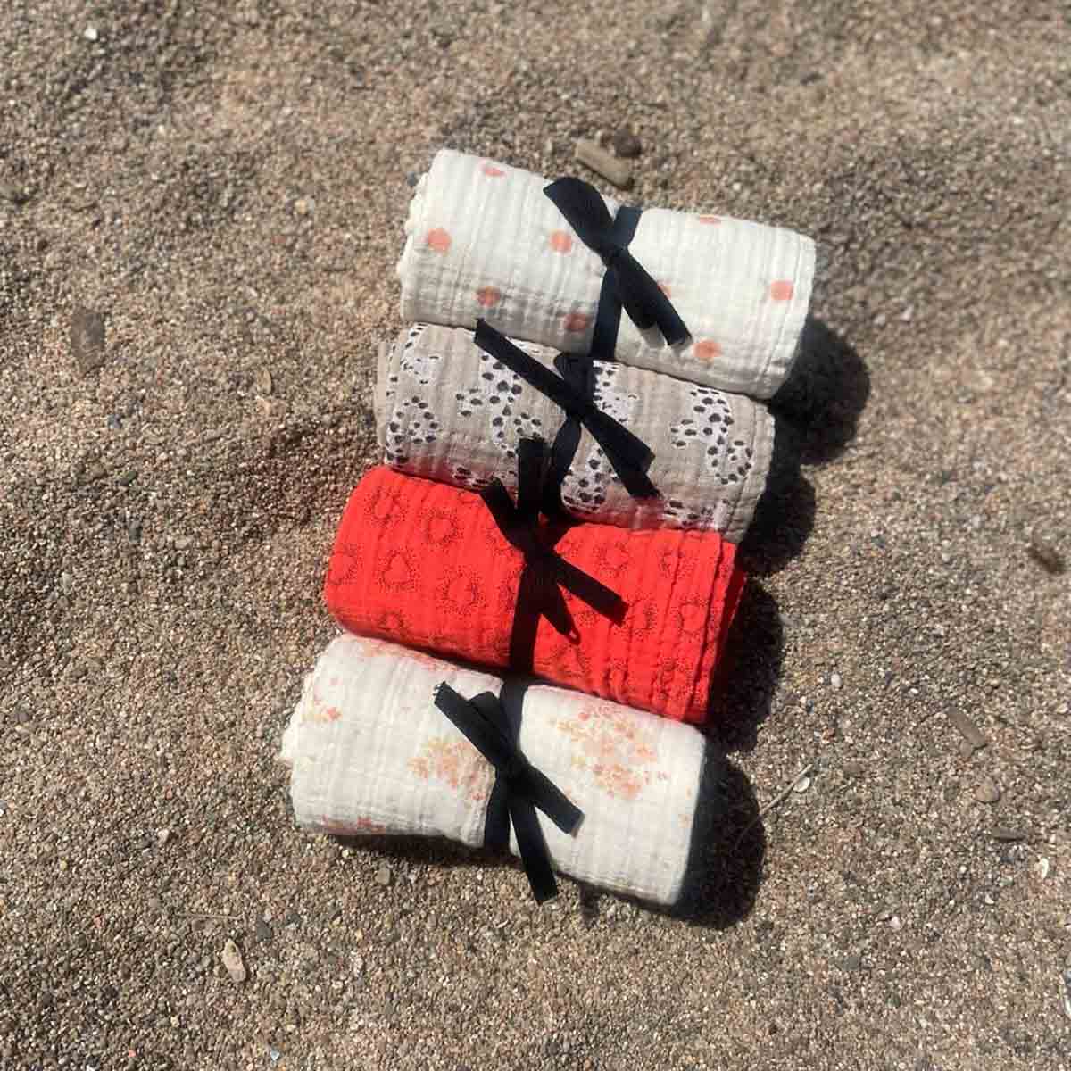 BIANCA SWADDLE FUNNY FUIT: FUNNY FRUIT