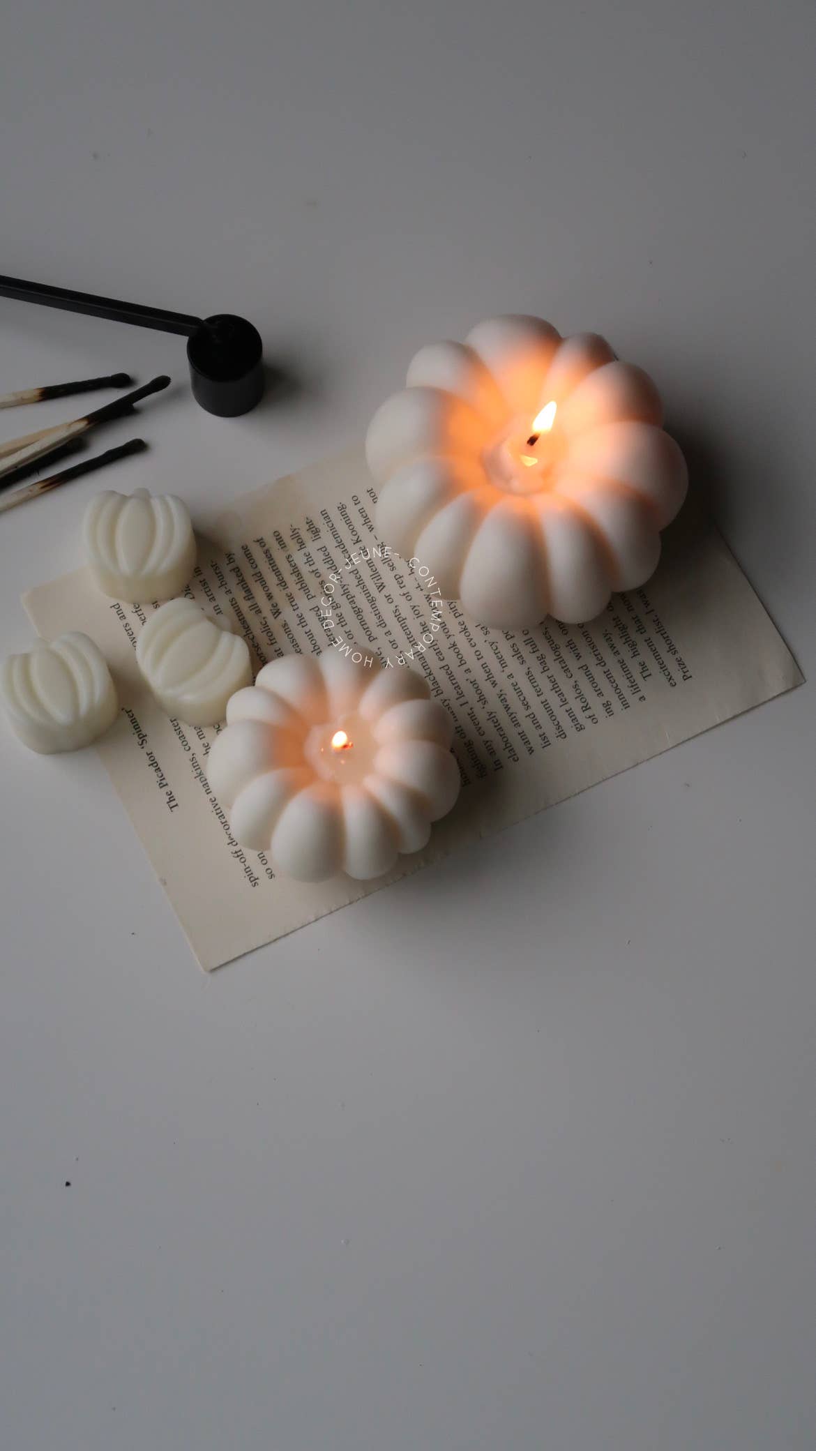 Autumn Spice Small Pumpkin Candle - Off White