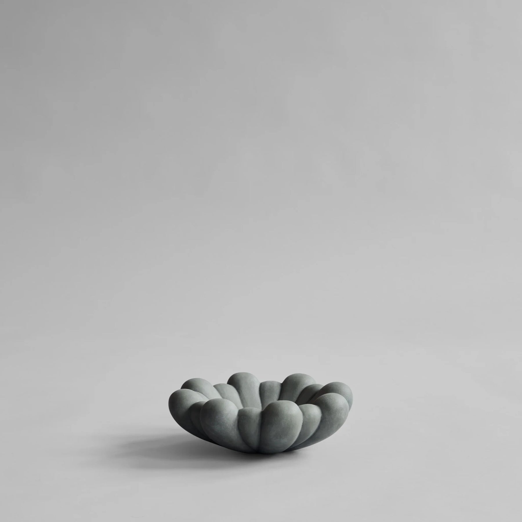 Bloom Tray Medio Dark Grey
