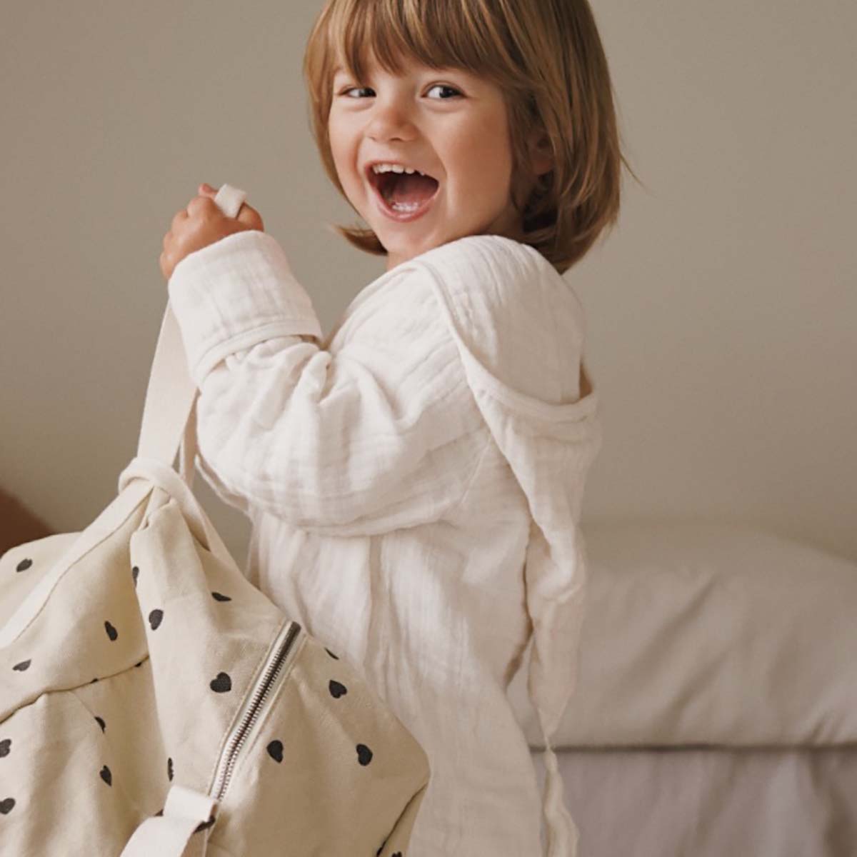 RAPHAEL DIAPER BAG - WEEKEND BAG SAND: SAND / HEART