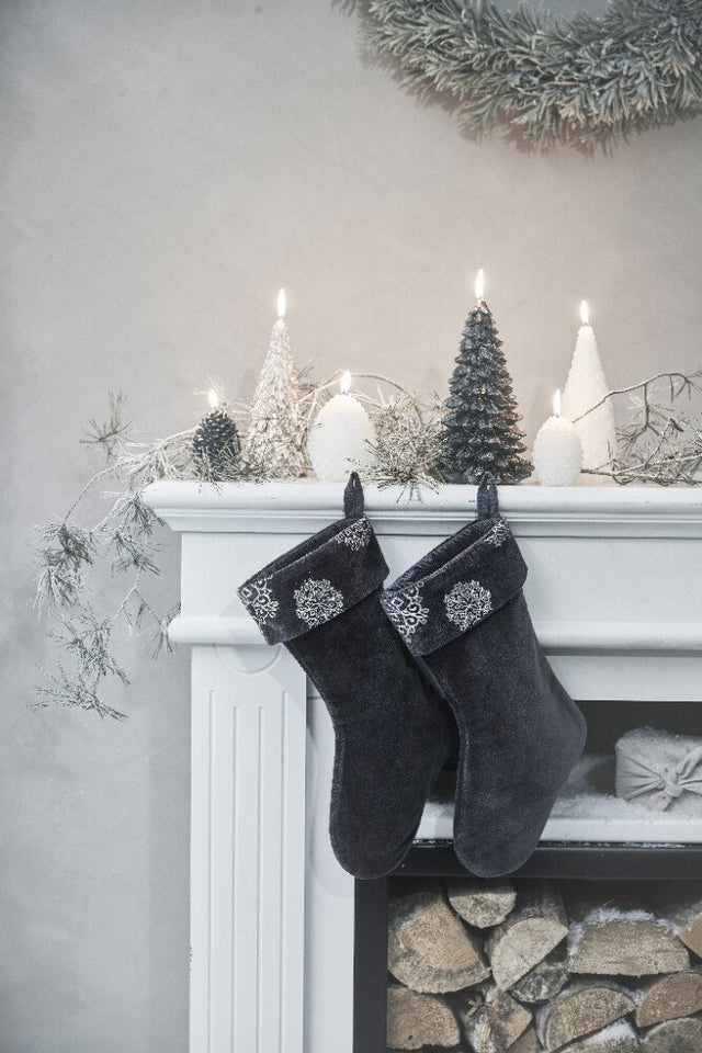 Trelia Pine Cone Candle White Large