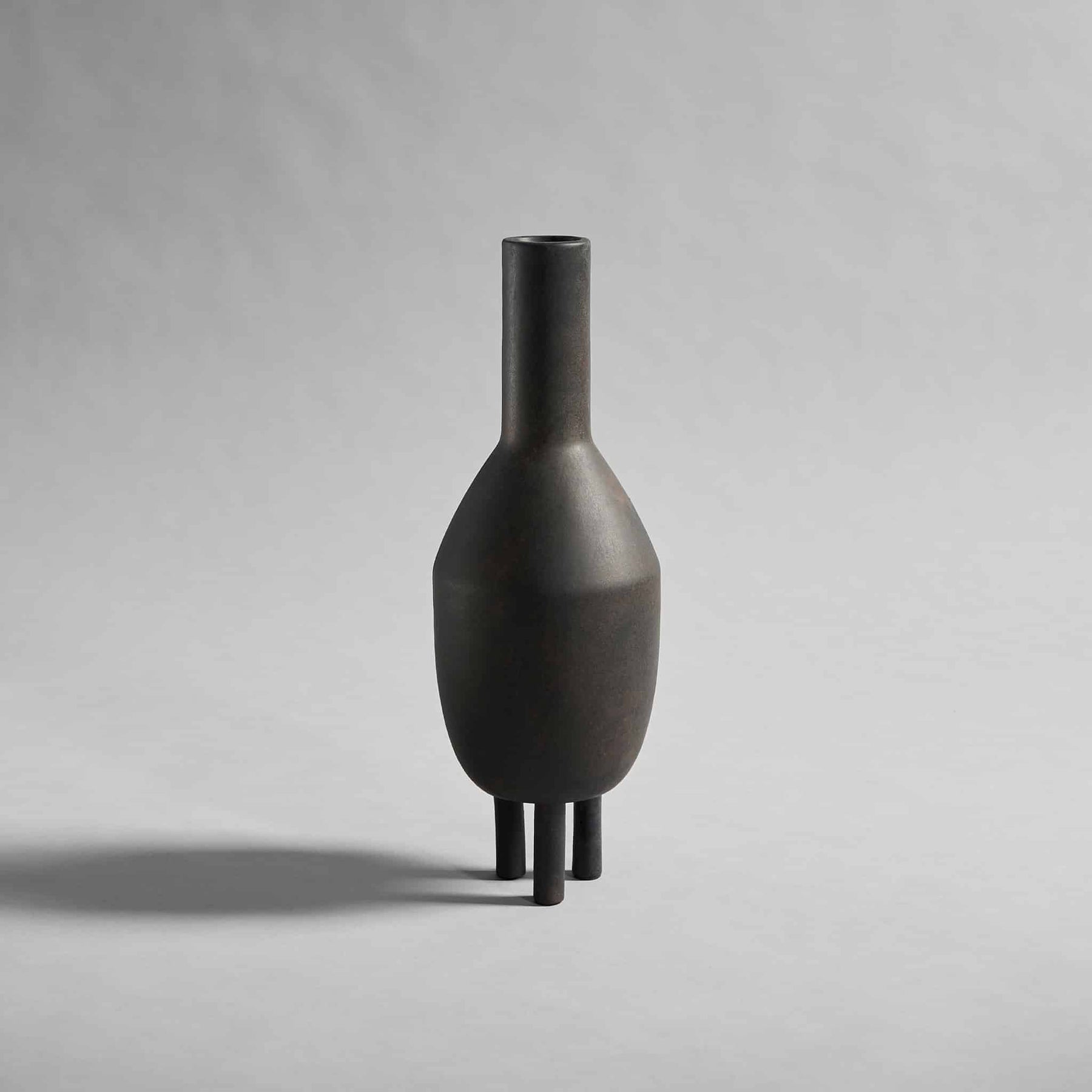 011280 DUCK VASE SLIM COFFEE-2