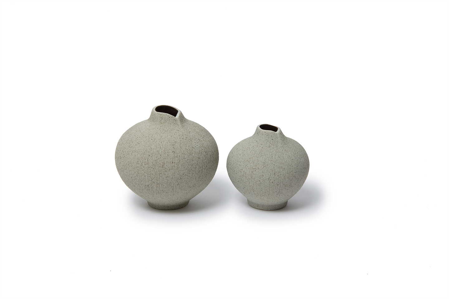 Lindform_Line Vase Small_DHLF-LS02_Sand Grey_05092022_3