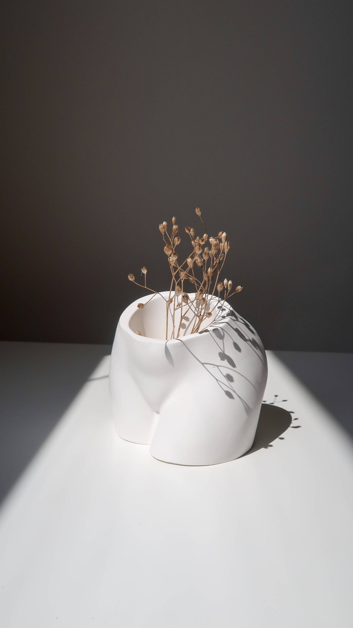 Bum Vase