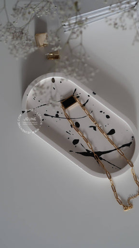 Oval splatter tray