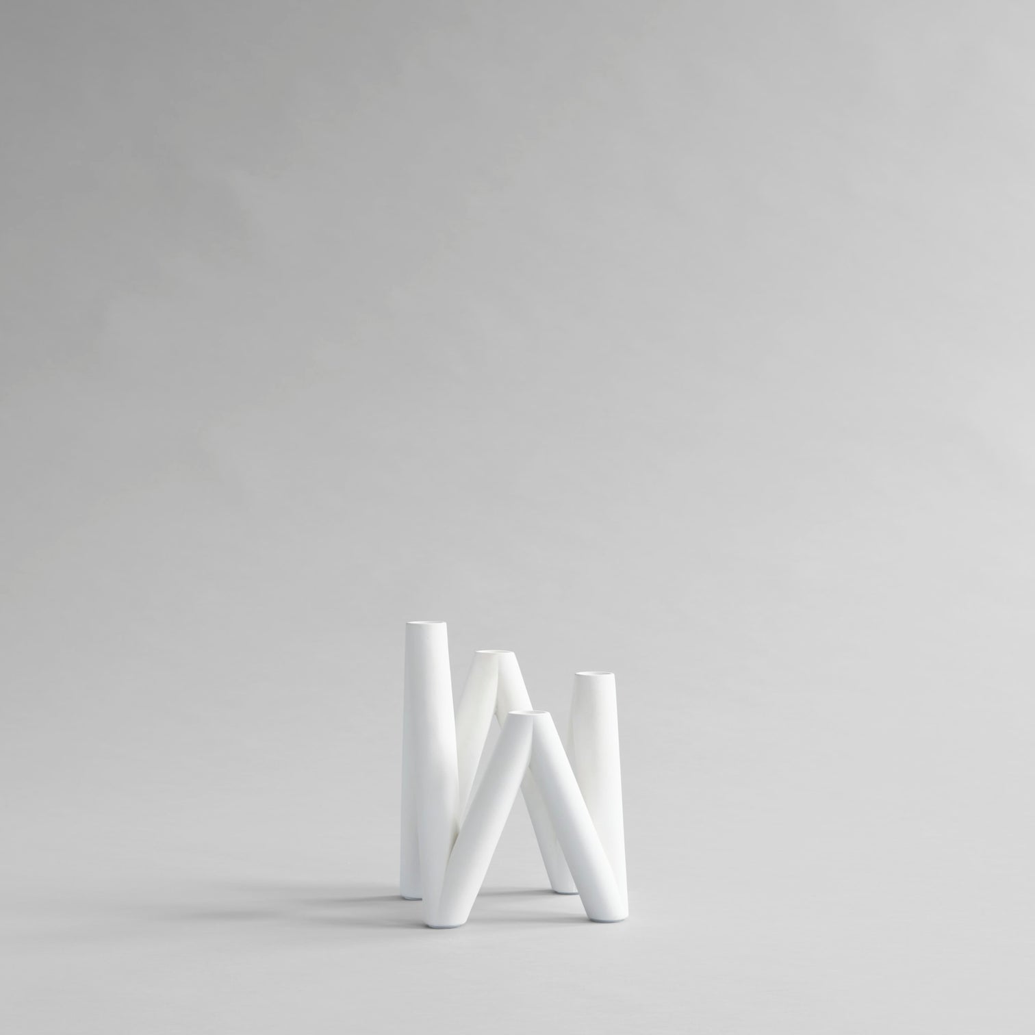 W Candle Holder White