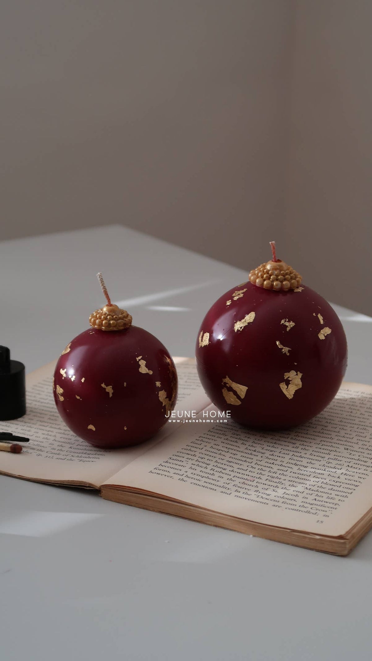 Gold Leaf Bauble Soy Candle - Rouge (Large)