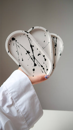 Oval splatter tray