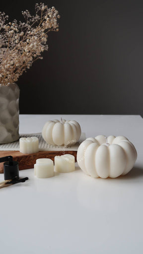 Autumn Spice Small Pumpkin Candle - Off White