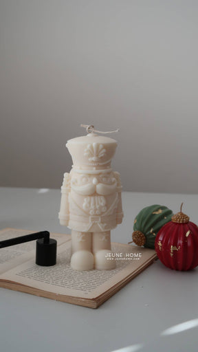 Nutcracker Soy Candle - Linen /Scented