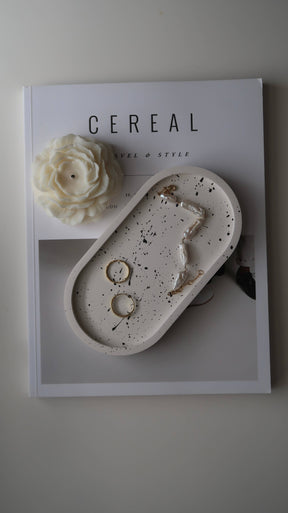Oval speckled tray