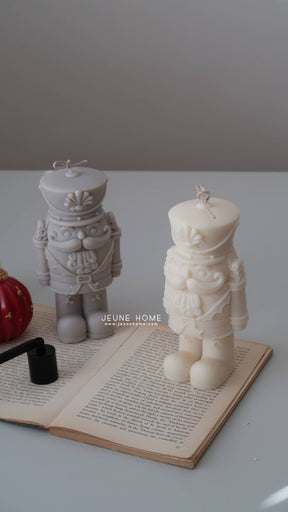 Nutcracker Soy Candle - Linen /Scented
