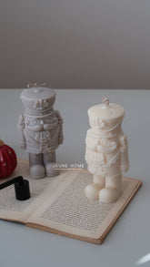 Nutcracker Soy Candle  - Off white / Scented