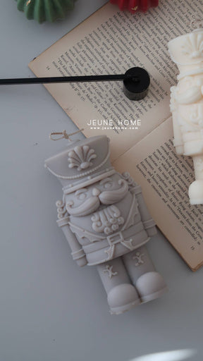 Nutcracker Soy Candle - Linen /Scented