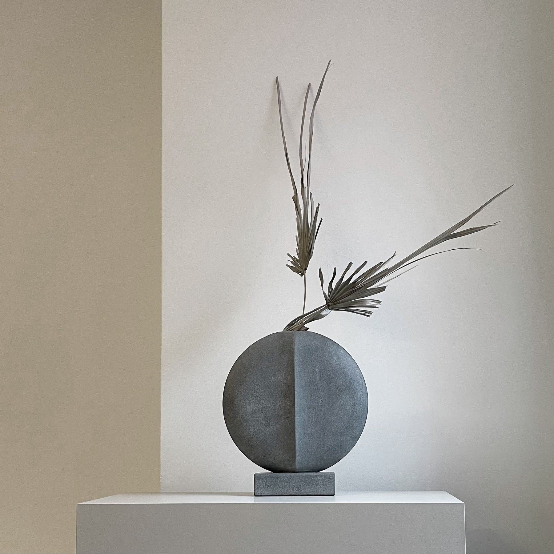 101 Copenhagen Guggenheim Vase Mini - Dark Grey 203005