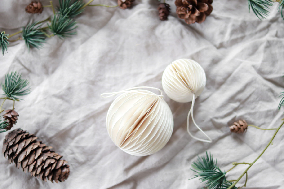 Cominghome_decoball_white_03112021
