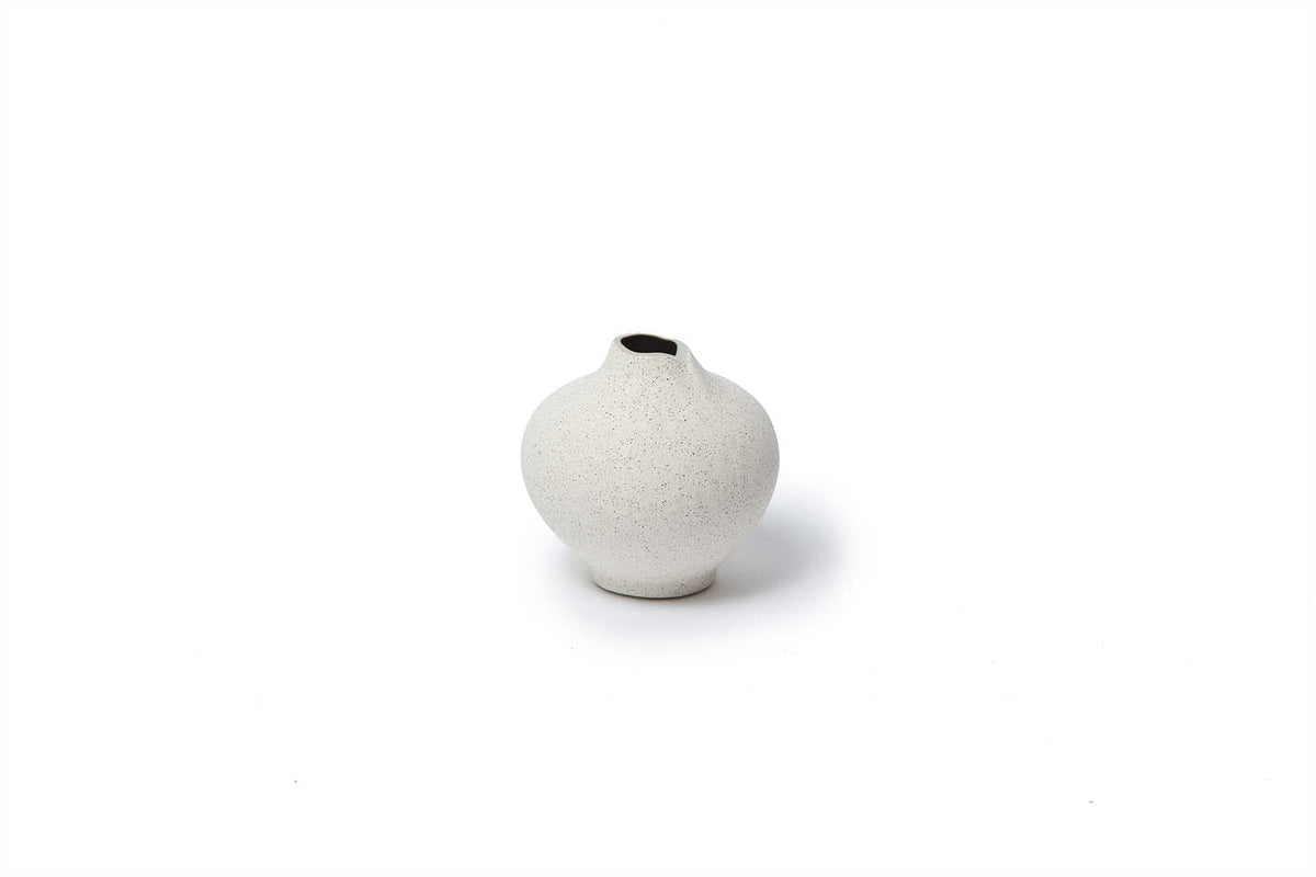 Lindform_Line Vase Small_DHLF-LS01_Sand White_05092022_1