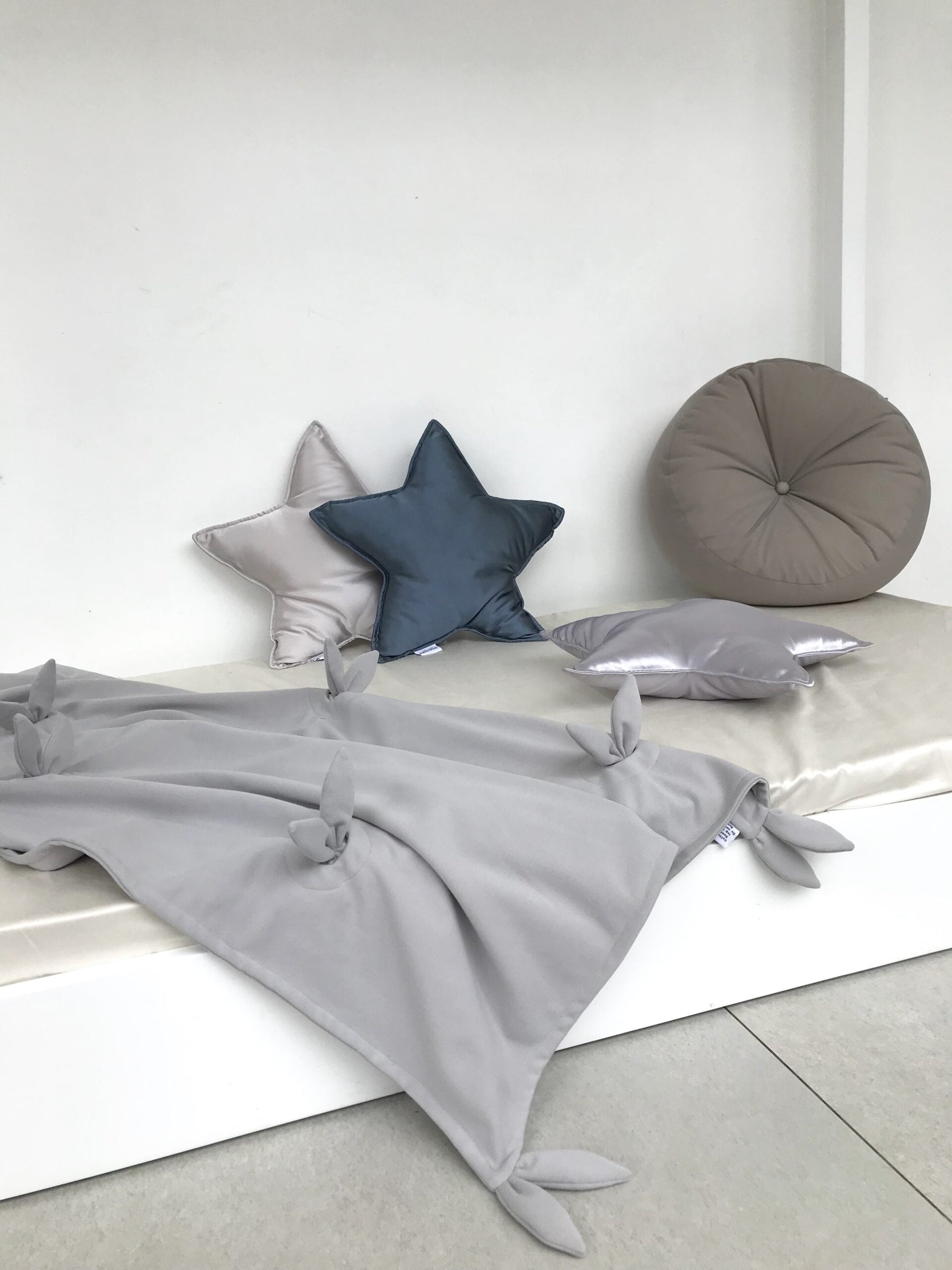 Spinkie_Star Pillow Charmeuse_SBSPC027_Oyster_31082022_2